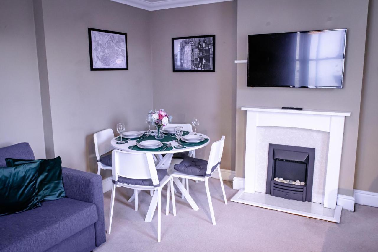 Lord Street - 2 Beautiful Apartments - Sleep Up To 14 Guests - By Rework Accommodation Τσέστερ Εξωτερικό φωτογραφία